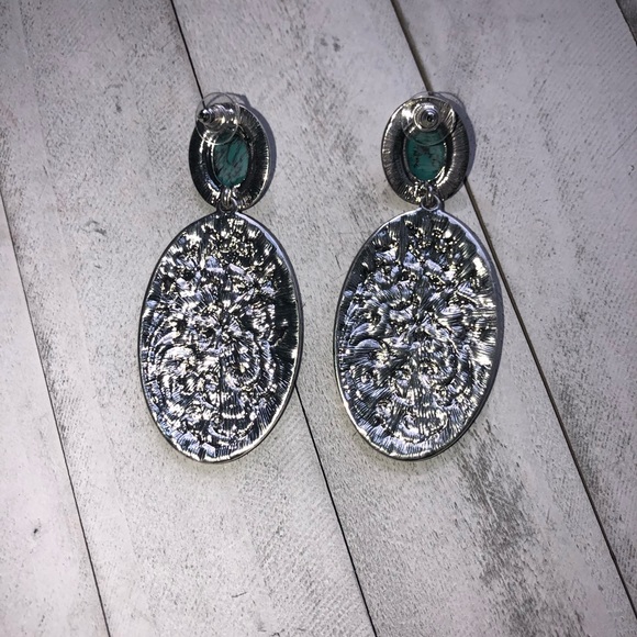 SILVER CONCHO EARRINGS BIG OVAL STAMPED DESIGN TURQUOISE - Picture 5 of 7